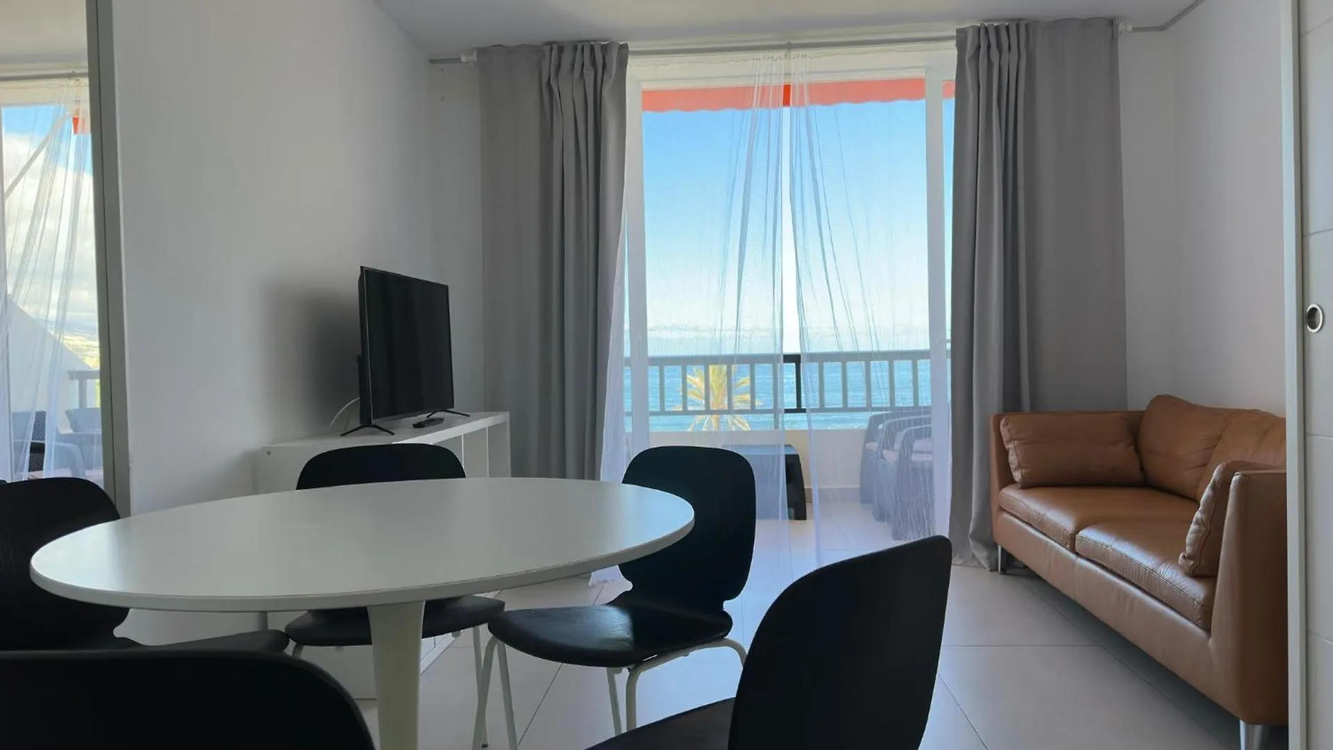 Parque Santiago II , Renovated, Ocean View, Heated Swimming Pool ! Appartement Playa de las Américas